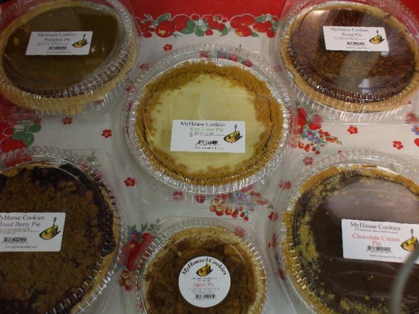 Look how proudly MyHouse pies wear their ingredients labels!
